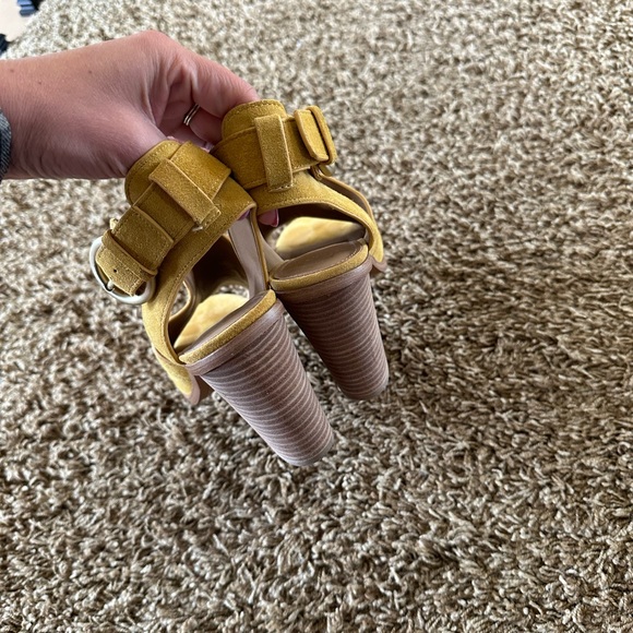 Marc Fisher suede heels - Picture 3 of 5